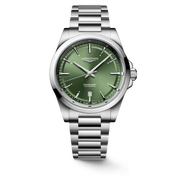 Quadrante verde sunray con indici applicati luminosi e lancette argentate lucide con trattamento Swiss Super-LumiNova® dell'orologio Longines Conquest automatico